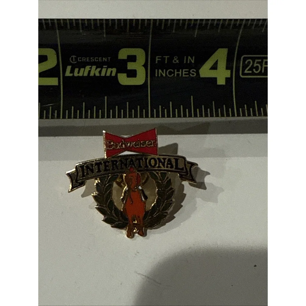vintage Budweiser International lapel pin 1990s Collectable Racing Horse Pimlico